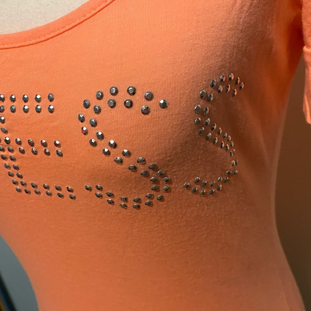 GUESS CUT OUT SHOULDER T-SHIRT - Picture 6 of 16